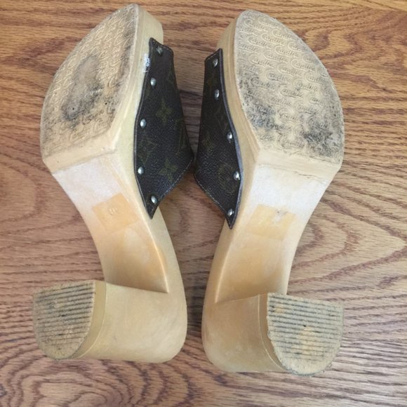 VINTAGE MULES CLOGS WOMENS 40 BROWN COATED CANVAS PLASTIC PLATFORM HEELS BOHO - Picture 9 of 16